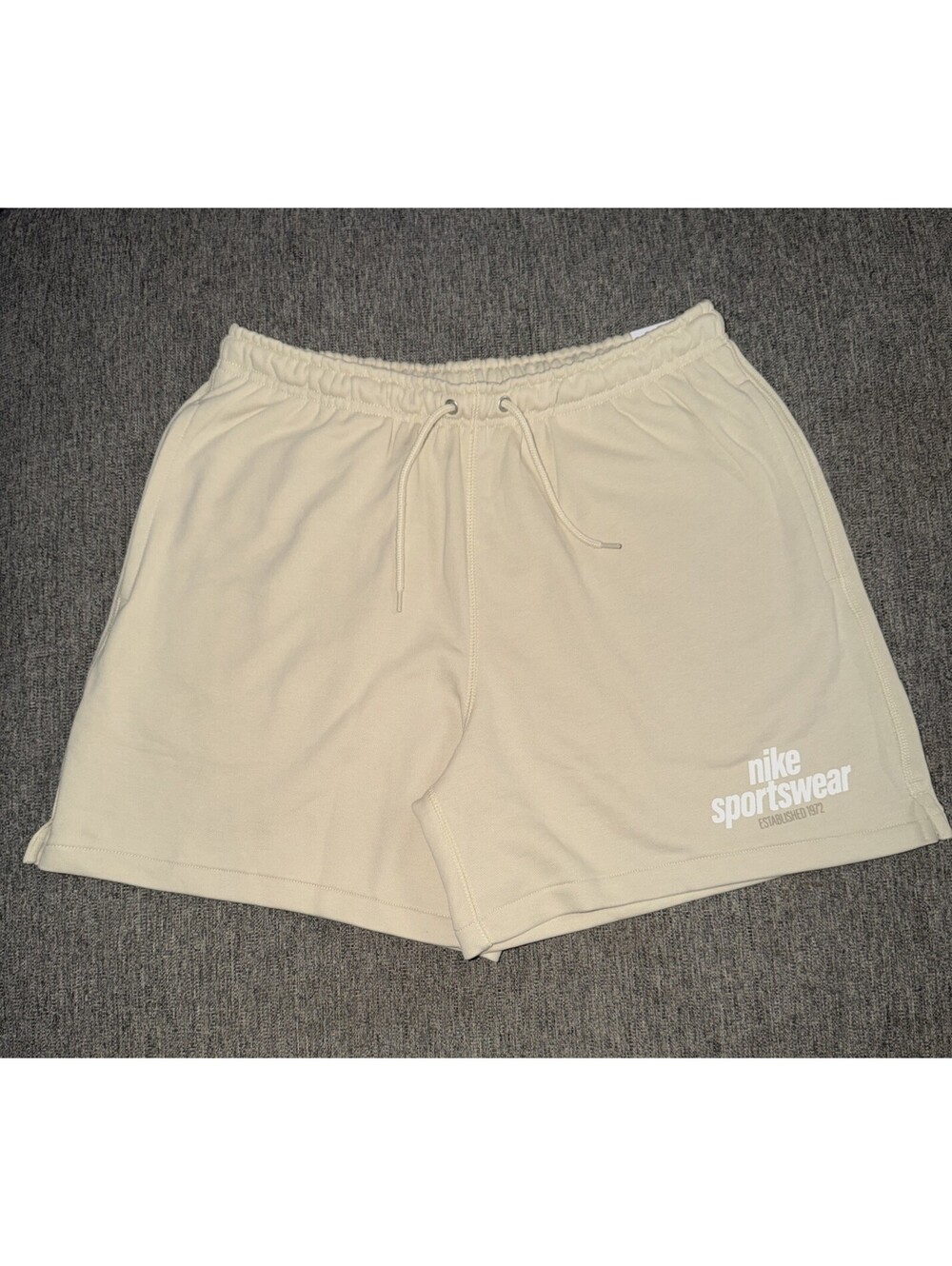 Nike Club Men’s Sz. Medium French Terry Flow Shorts Light Khaki/Sail HJ2677-229